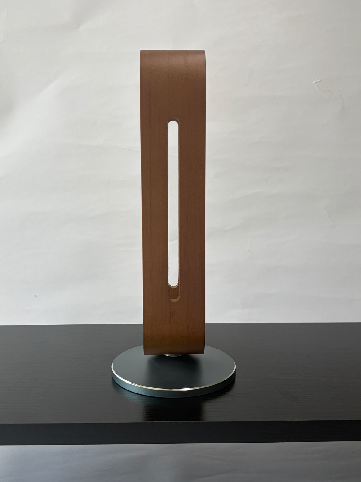 Grove bamboo headphone stand by Voydesk — photo 6