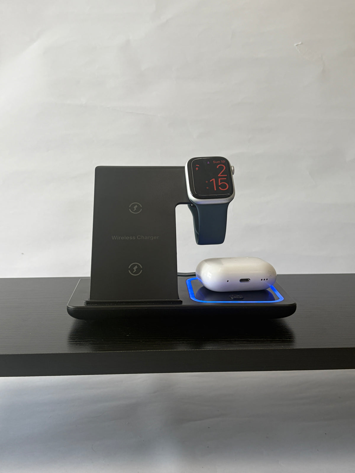 Halo 3-in-1 foldable charging pad by Voydesk, photo 8
