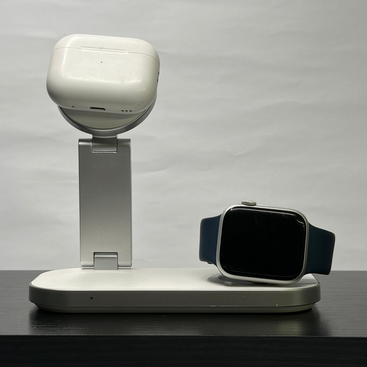 Orbit 3-in-1 magnetic charging stand by Voydesk, photo 5