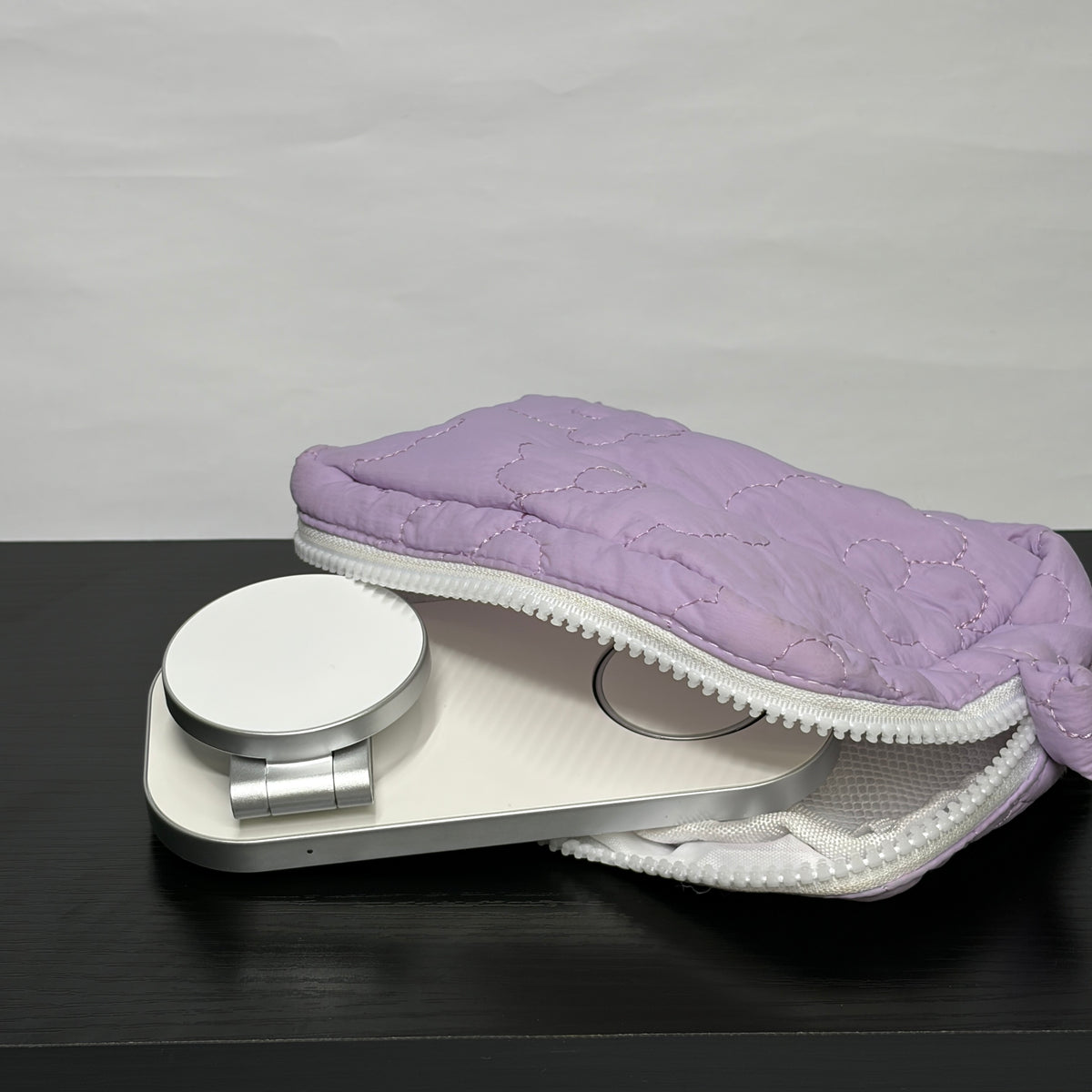 Orbit 3-in-1 magnetic charging stand by Voydesk, photo 3