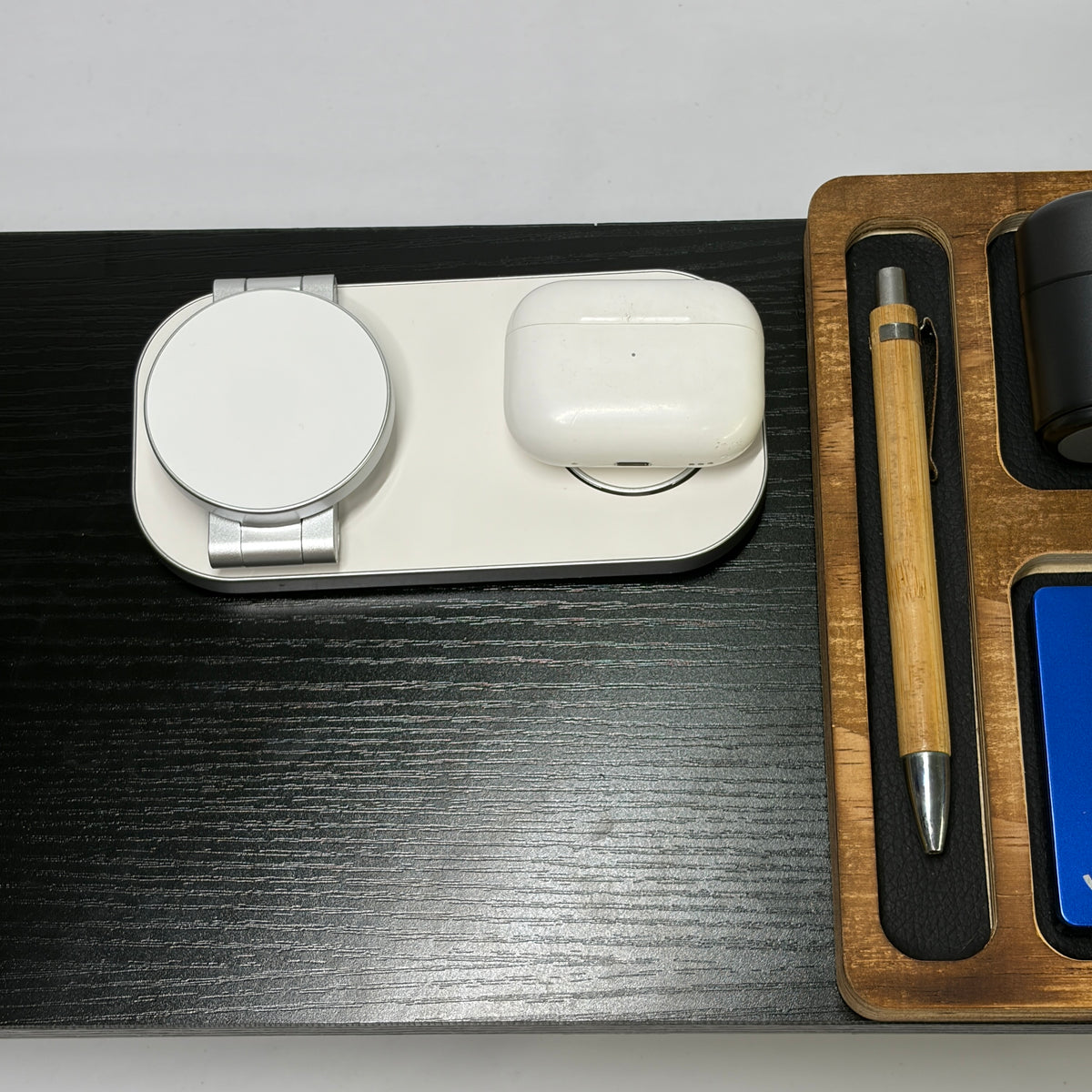 Orbit 3-in-1 magnetic charging stand by Voydesk, photo 7