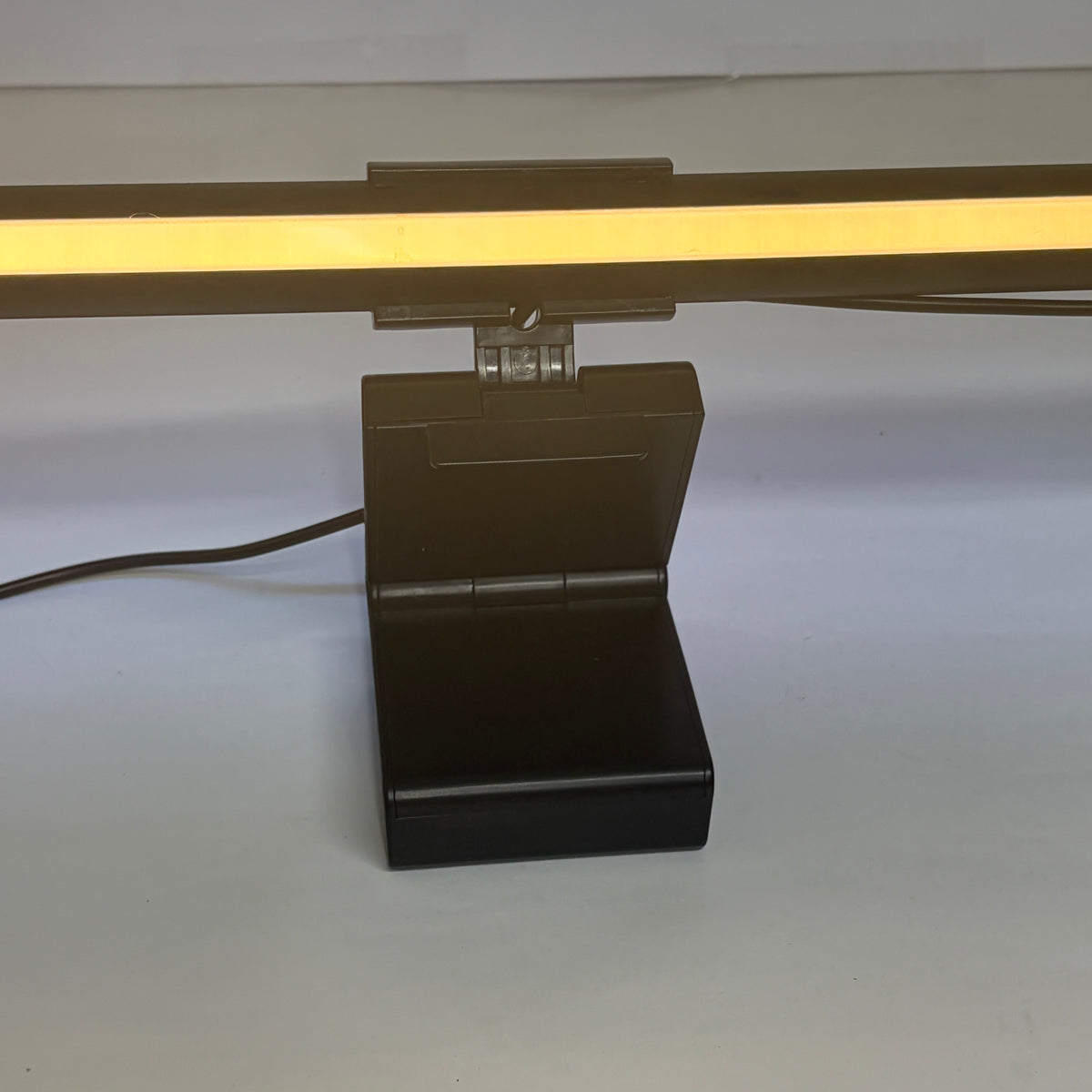 Aurora monitor light bar with RGB backlight by Voydesk, photo 5