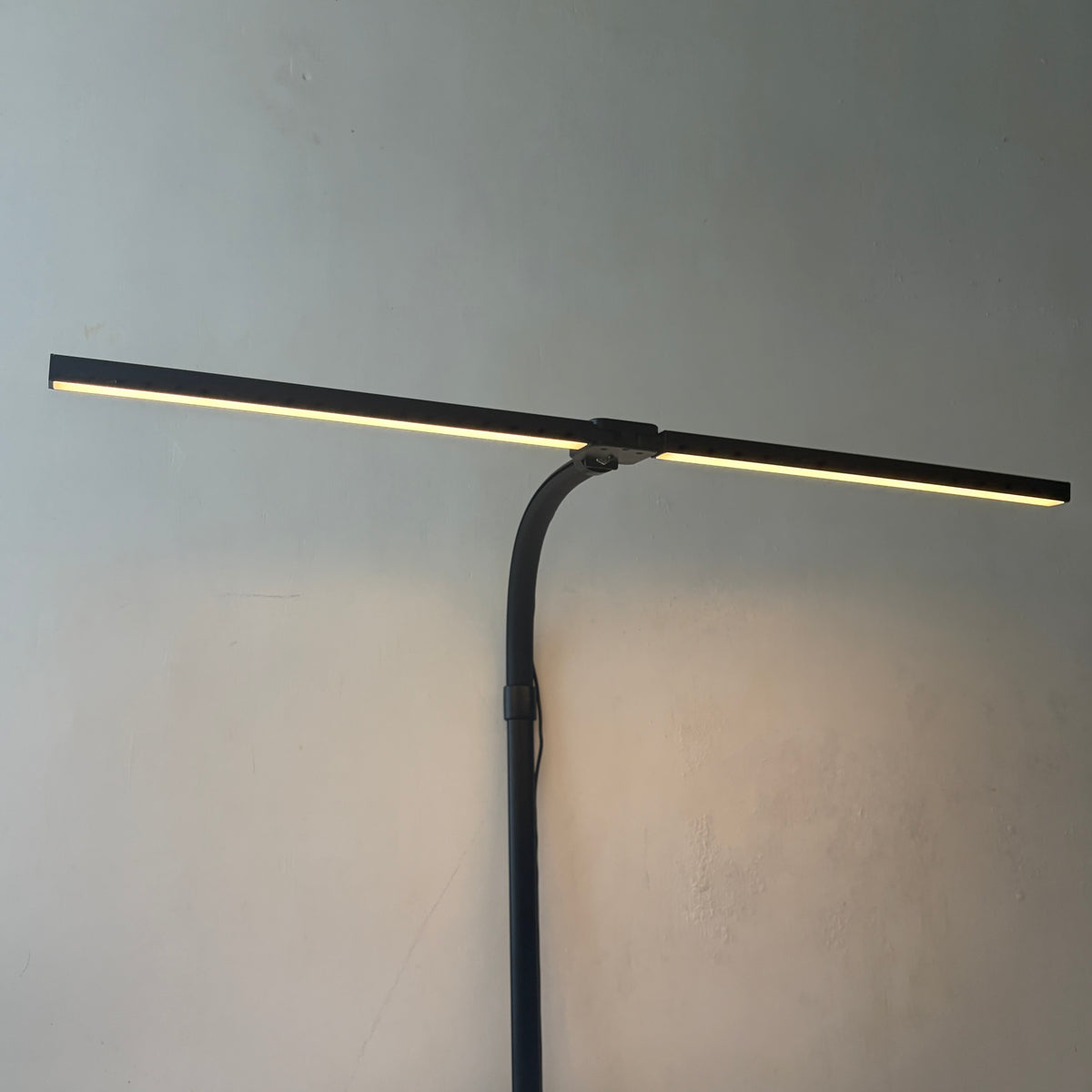 Arc clamp desk lamp by Voydesk, photo 6